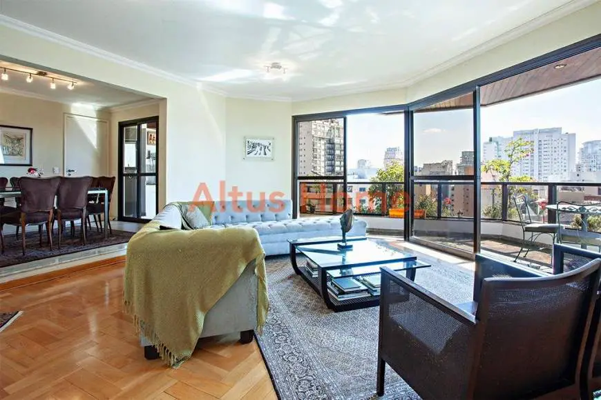 Foto 5 de Apartamento com 4 Quartos para alugar, 247m² em Moema, São Paulo