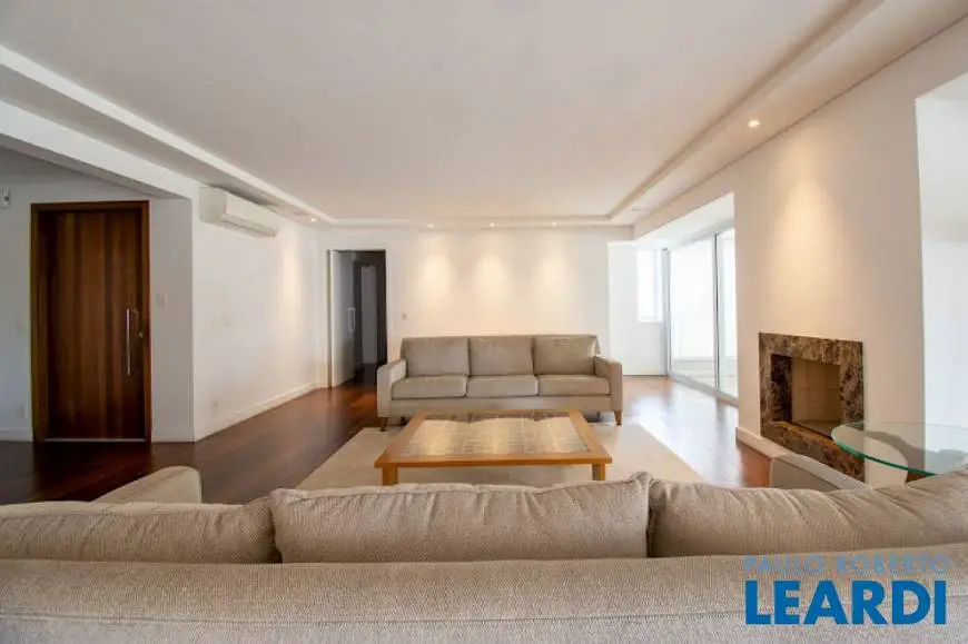 Foto 2 de Apartamento com 4 Quartos para alugar, 336m² em Moema, São Paulo