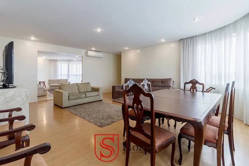 Foto 1 de Apartamento com 4 Quartos para alugar, 214m² em Mossunguê, Curitiba