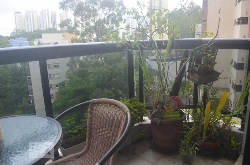 Foto 3 de Apartamento com 4 Quartos para alugar, 127m² em Panamby, São Paulo