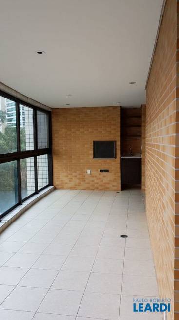 Foto 1 de Apartamento com 4 Quartos para alugar, 192m² em Panamby, São Paulo