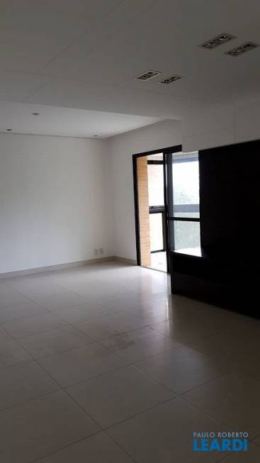 Foto 2 de Apartamento com 4 Quartos para alugar, 192m² em Panamby, São Paulo