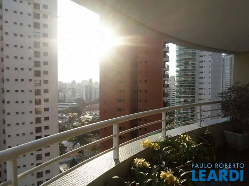 Foto 1 de Apartamento com 4 Quartos à venda, 218m² em Paraíso, São Paulo