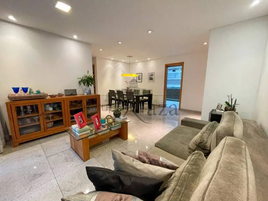 Foto 5 de Apartamento com 4 Quartos à venda, 133m² em Parque Residencial Aquarius, São José dos Campos