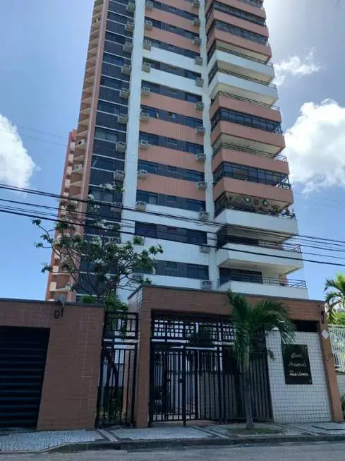 Foto 1 de Apartamento com 4 Quartos à venda, 195m² em Patriolino Ribeiro, Fortaleza