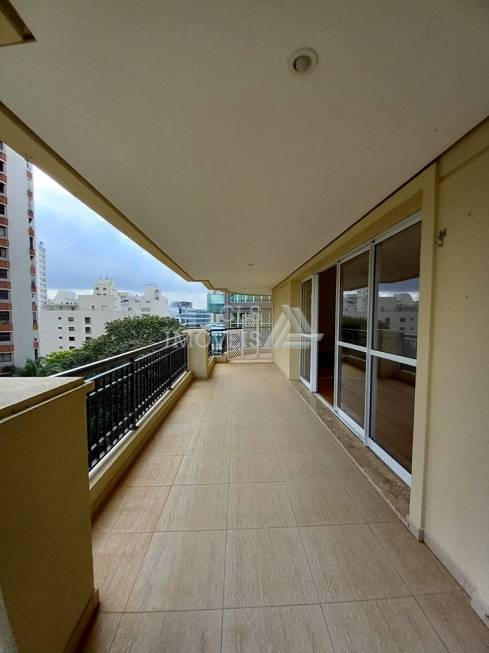 Foto 3 de Apartamento com 4 Quartos à venda, 206m² em Perdizes, São Paulo