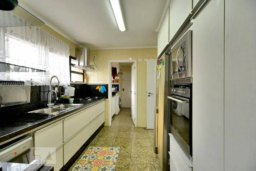 Foto 5 de Apartamento com 4 Quartos para alugar, 213m² em Perdizes, São Paulo