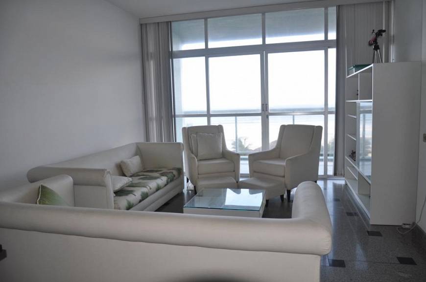 Foto 1 de Apartamento com 4 Quartos à venda, 211m² em Pitangueiras, Guarujá