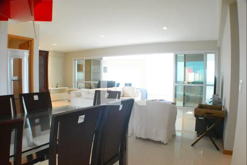 Foto 1 de Apartamento com 4 Quartos para alugar, 240m² em Pituaçu, Salvador