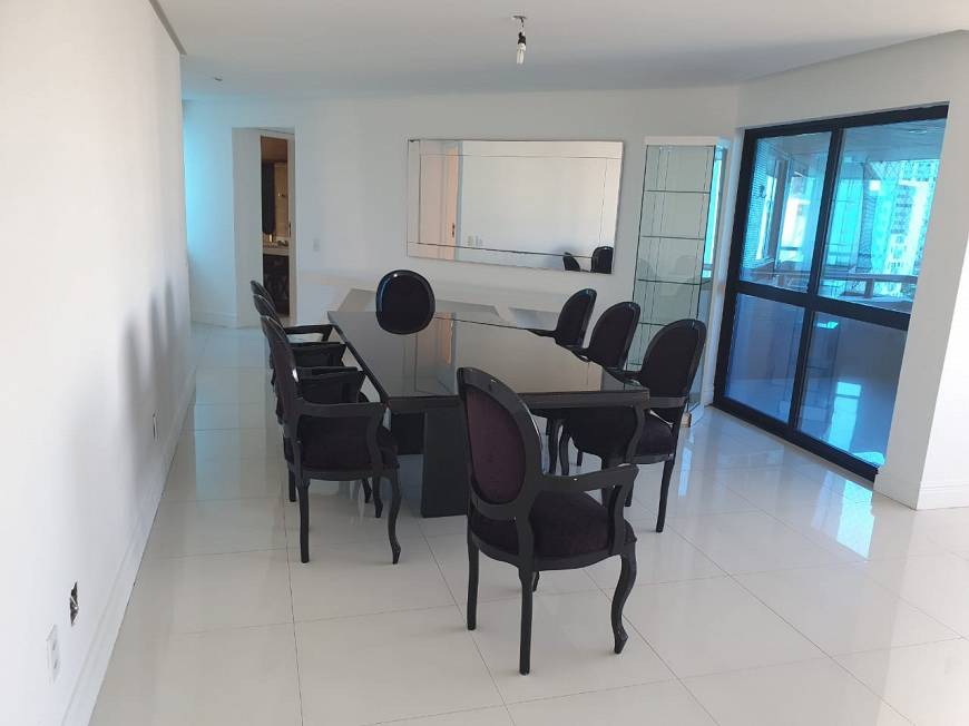 Foto 1 de Apartamento com 4 Quartos para alugar, 200m² em Pituba, Salvador