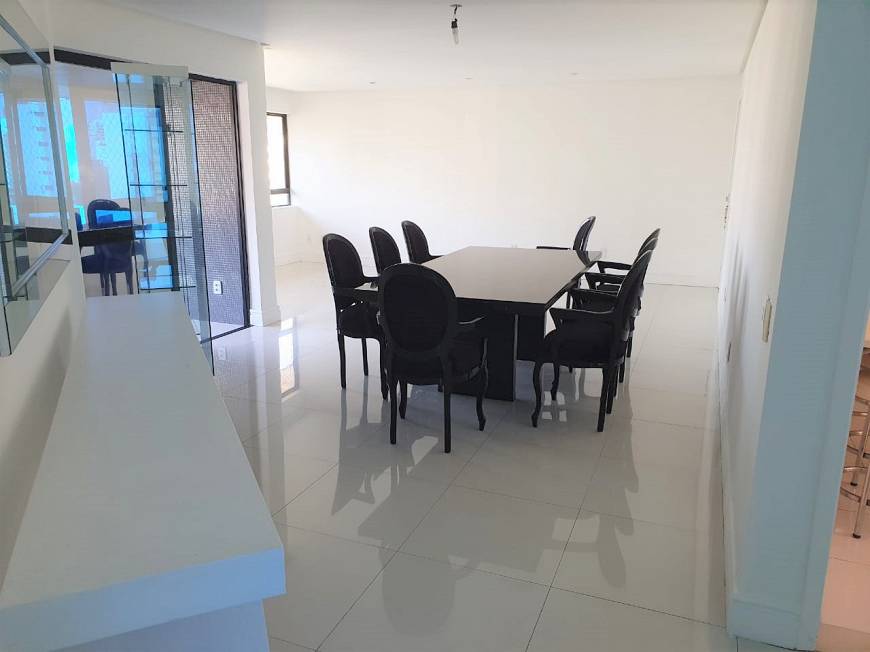 Foto 2 de Apartamento com 4 Quartos para alugar, 200m² em Pituba, Salvador