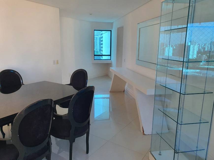 Foto 4 de Apartamento com 4 Quartos para alugar, 200m² em Pituba, Salvador
