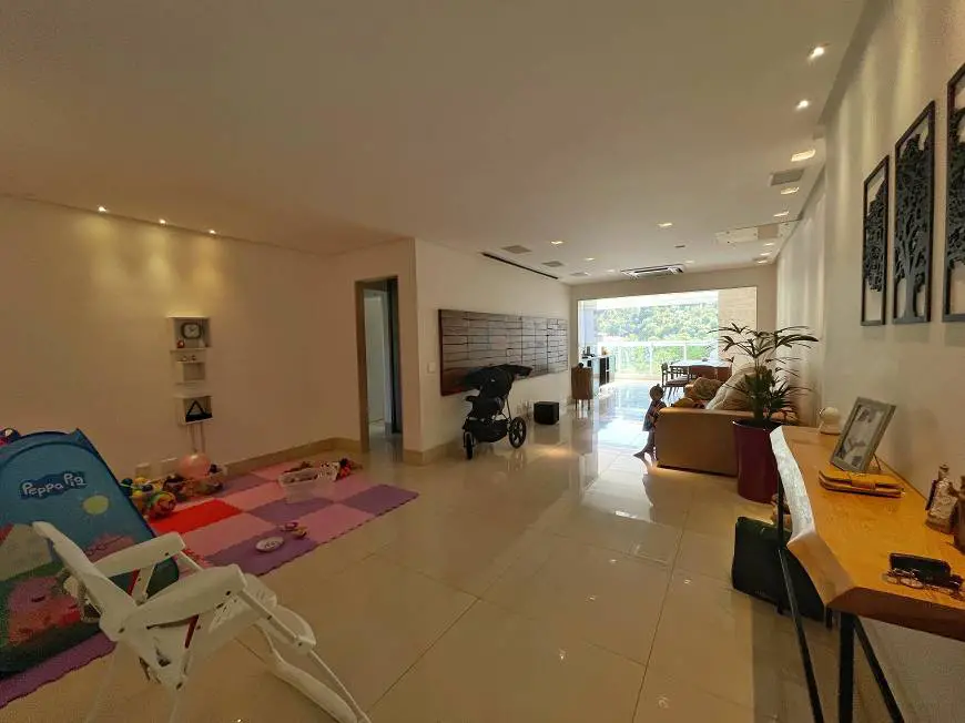 Foto 1 de Apartamento com 4 Quartos à venda, 144m² em Praia da Costa, Vila Velha