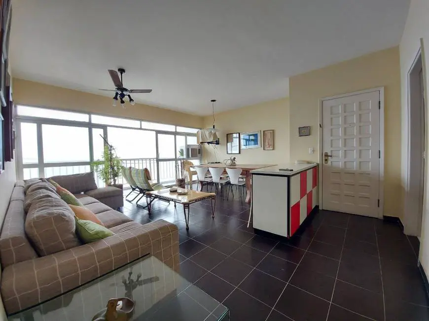 Foto 4 de Apartamento com 4 Quartos à venda, 100m² em Praia das Pitangueiras, Guarujá