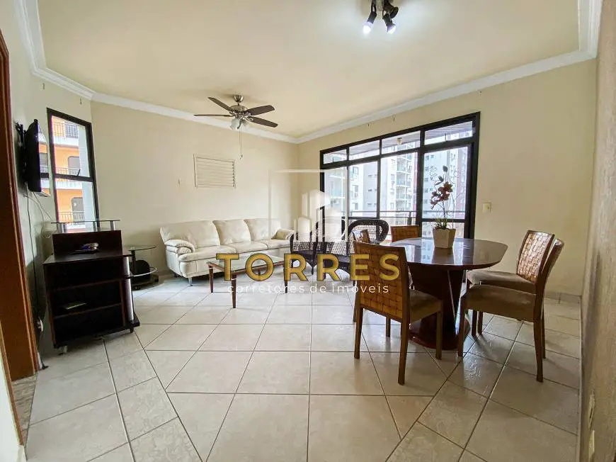 Foto 1 de Apartamento com 4 Quartos à venda, 105m² em Praia das Pitangueiras, Guarujá