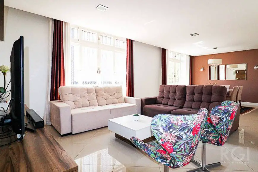 Foto 1 de Apartamento com 4 Quartos à venda, 210m² em Rio Branco, Porto Alegre