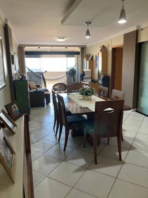 Foto 1 de Apartamento com 4 Quartos à venda, 131m² em Setor Central, Anápolis
