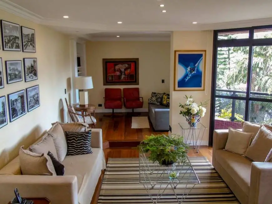 Foto 3 de Apartamento com 4 Quartos à venda, 156m² em Sumaré, São Paulo