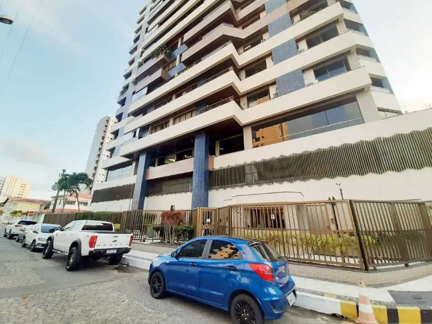 Foto 1 de Apartamento com 4 Quartos para alugar, 165m² em Treze de Julho, Aracaju