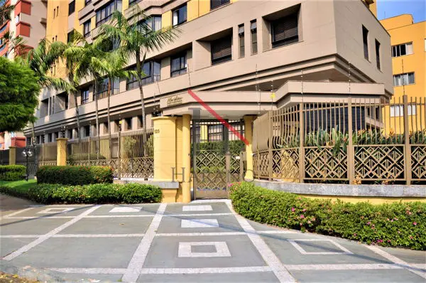 Foto 1 de Apartamento com 4 Quartos à venda, 126m² em Vila Fujita, Londrina