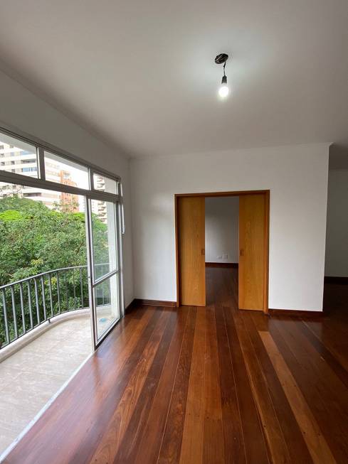 Foto 1 de Apartamento com 4 Quartos para alugar, 160m² em Vila Nova Conceição, São Paulo
