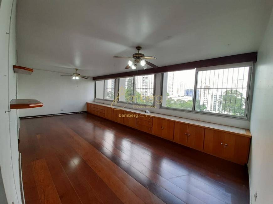 Foto 1 de Apartamento com 4 Quartos à venda, 140m² em Vila Suzana, São Paulo