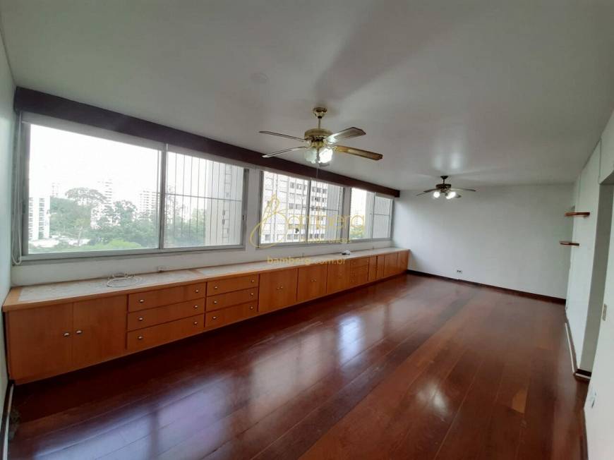 Foto 3 de Apartamento com 4 Quartos à venda, 140m² em Vila Suzana, São Paulo
