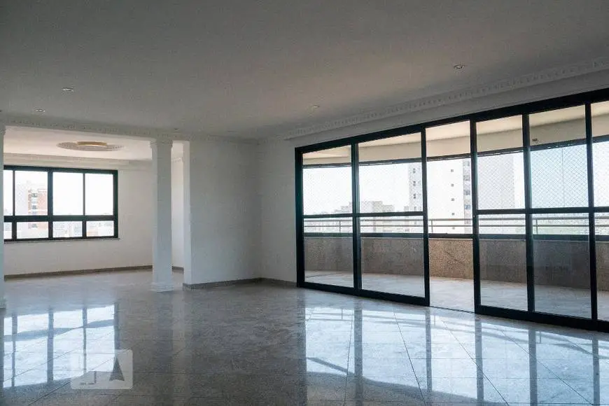 Foto 1 de Apartamento com 5 Quartos para alugar, 248m² em Guararapes, Fortaleza