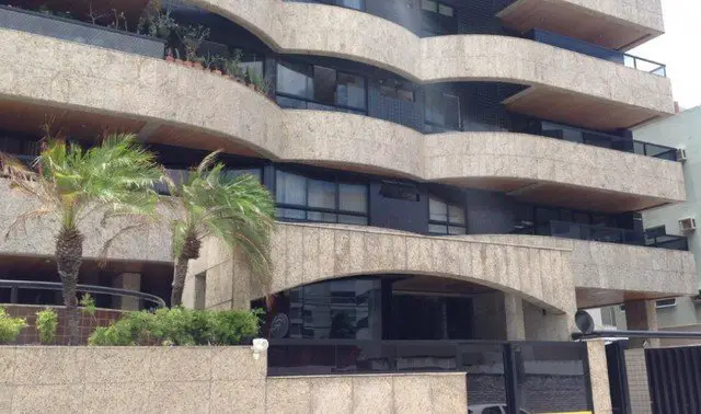 Foto 1 de Apartamento com 5 Quartos à venda, 165m² em Ponta Verde, Maceió