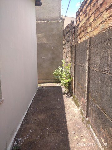 Foto 2 de Casa com 1 Quarto para alugar, 40m² em Jardim América, Goiânia