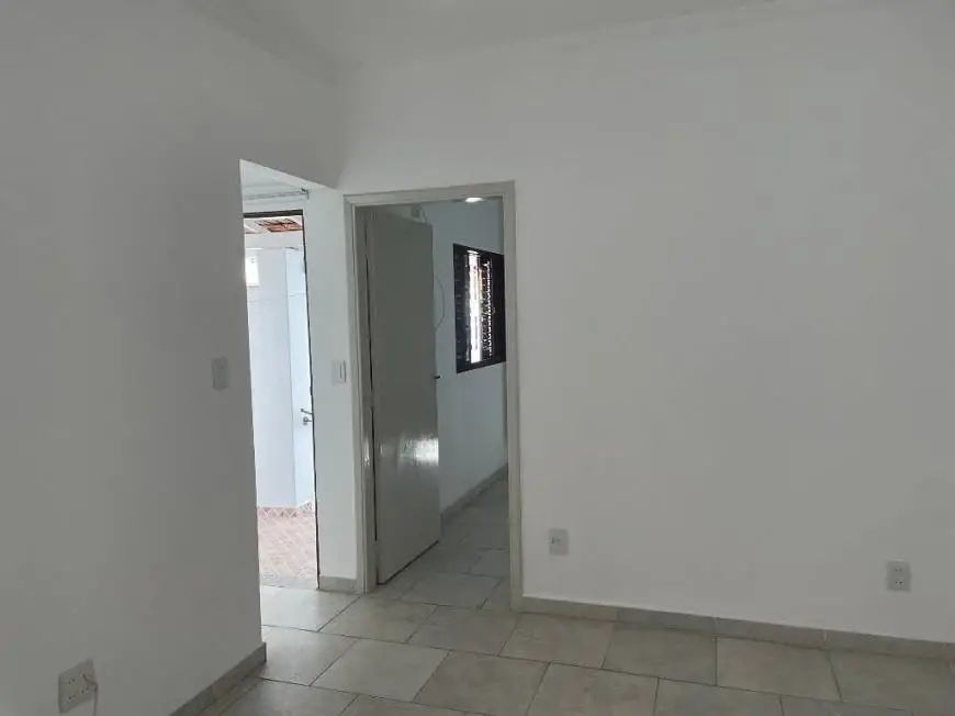 Foto 5 de Casa com 1 Quarto para alugar, 50m² em Vila Martina, Valinhos