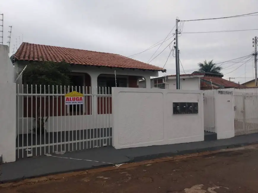 Foto 1 de Casa com 2 Quartos para alugar, 80m² em Amambaí, Campo Grande