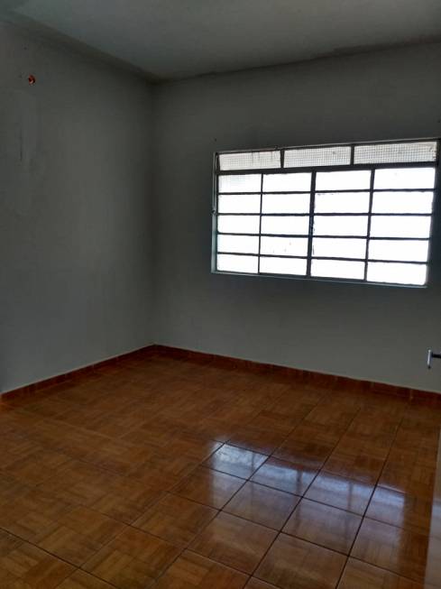 Foto 4 de Casa com 2 Quartos para alugar, 80m² em Amambaí, Campo Grande