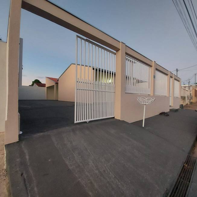 Foto 1 de Casa com 2 Quartos para alugar, 50m² em Bela Vista, Cuiabá