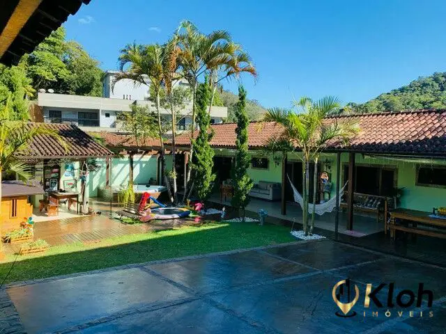 Foto 2 de Casa com 2 Quartos à venda, 250m² em Bingen, Petrópolis