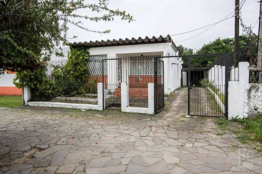 Foto 1 de Casa com 2 Quartos à venda, 141m² em Camaquã, Porto Alegre