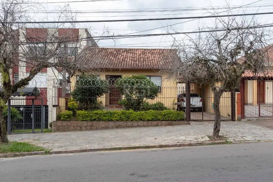 Foto 1 de Casa com 2 Quartos à venda, 85m² em Camaquã, Porto Alegre