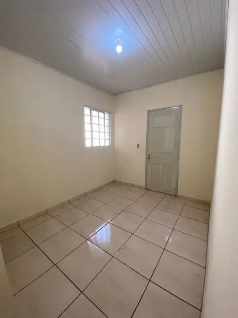 Foto 5 de Casa com 2 Quartos para alugar, 90m² em Centro, Campo Grande