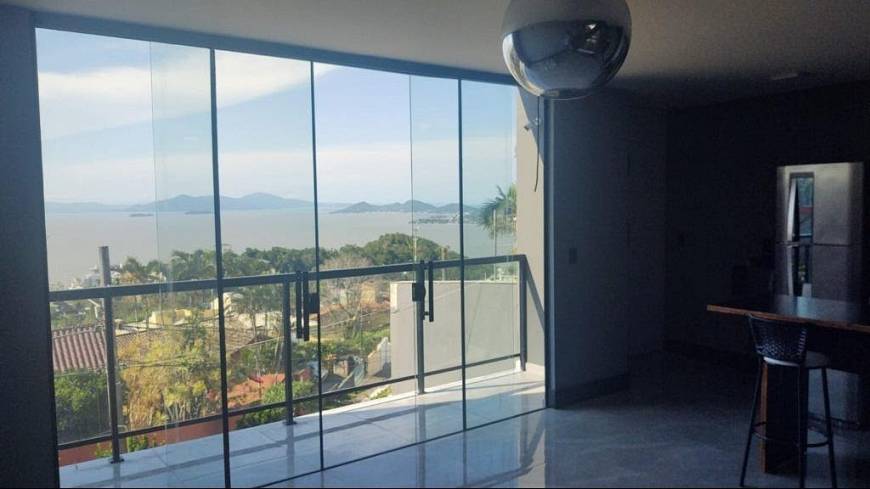 Foto 1 de Casa com 2 Quartos à venda, 95m² em Centro, Florianópolis