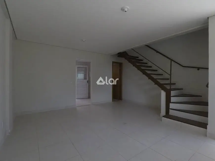Foto 1 de Casa com 2 Quartos para alugar, 78m² em Floramar, Belo Horizonte