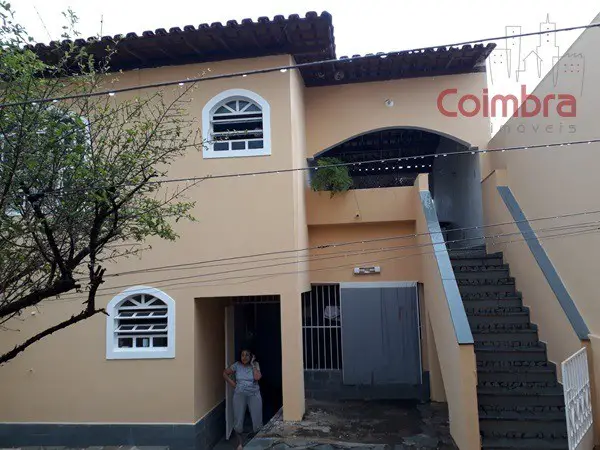 Foto 1 de Casa com 2 Quartos à venda, 300m² em Gra Duquesa, Governador Valadares