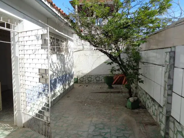 Foto 1 de Casa com 2 Quartos para alugar, 74m² em Henrique Jorge, Fortaleza