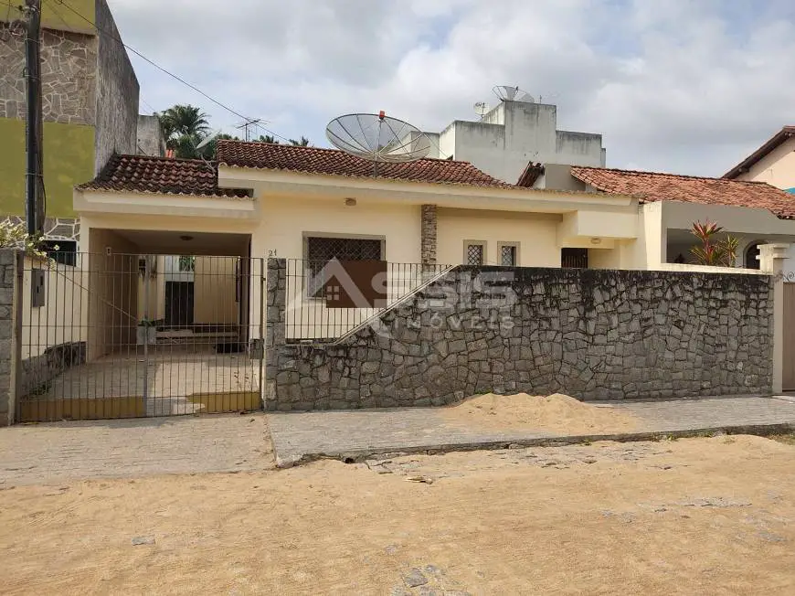 Foto 1 de Casa com 2 Quartos à venda, 150m² em Horto, Campos dos Goytacazes