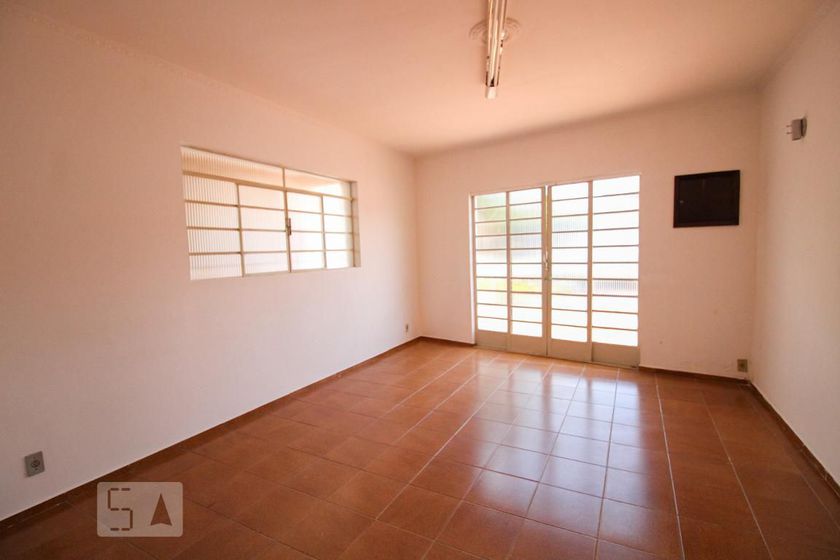 Foto 1 de Casa com 2 Quartos para alugar, 240m² em Jaragua, São Paulo