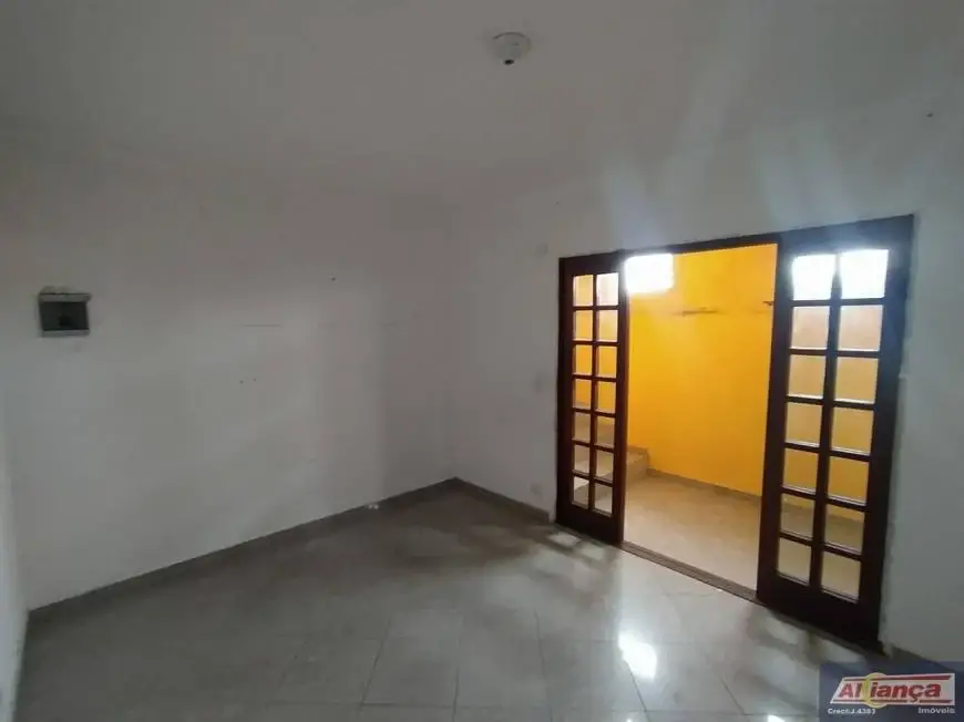 Foto 2 de Casa com 2 Quartos para alugar, 50m² em Jardim Bom Clima, Guarulhos