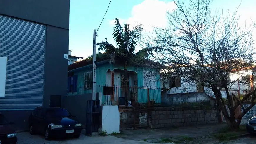 Foto 2 de Casa com 2 Quartos à venda, 91m² em Jardim Botânico, Porto Alegre