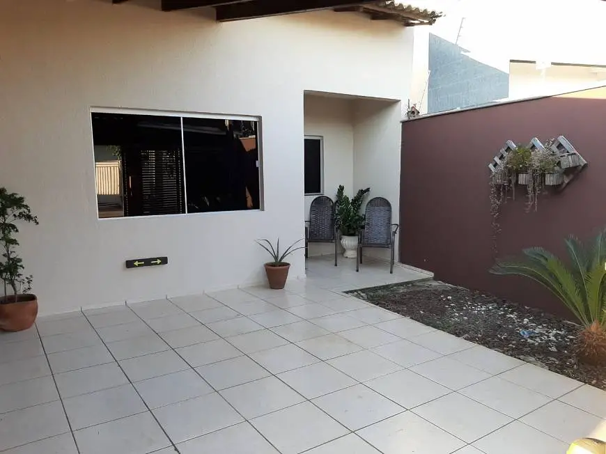Foto 1 de Casa com 2 Quartos à venda, 84m² em Jardim Portal dos Pioneiros, Londrina