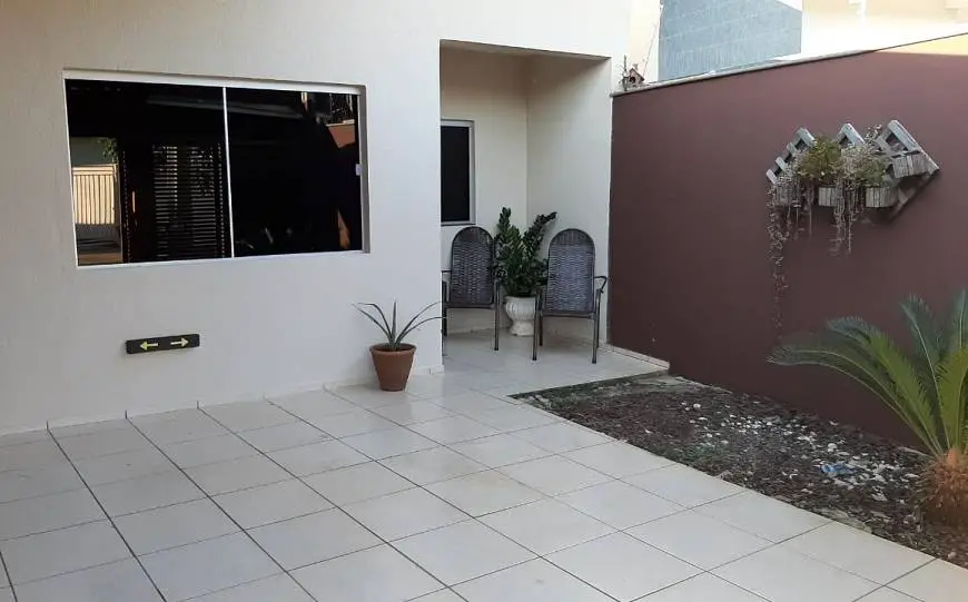 Foto 2 de Casa com 2 Quartos à venda, 84m² em Jardim Portal dos Pioneiros, Londrina