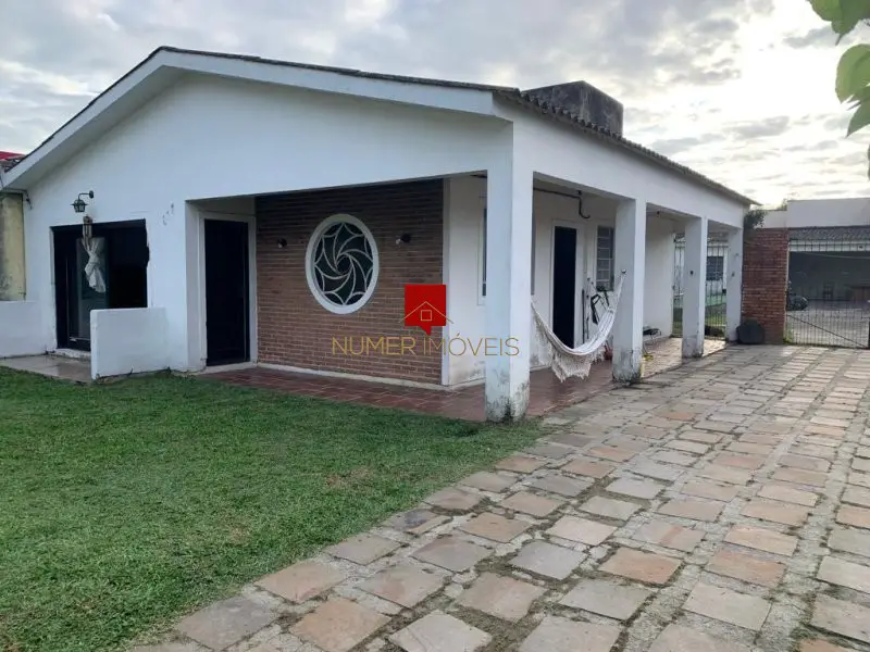 Foto 1 de Casa com 2 Quartos à venda, 540m² em Laranjal, Pelotas