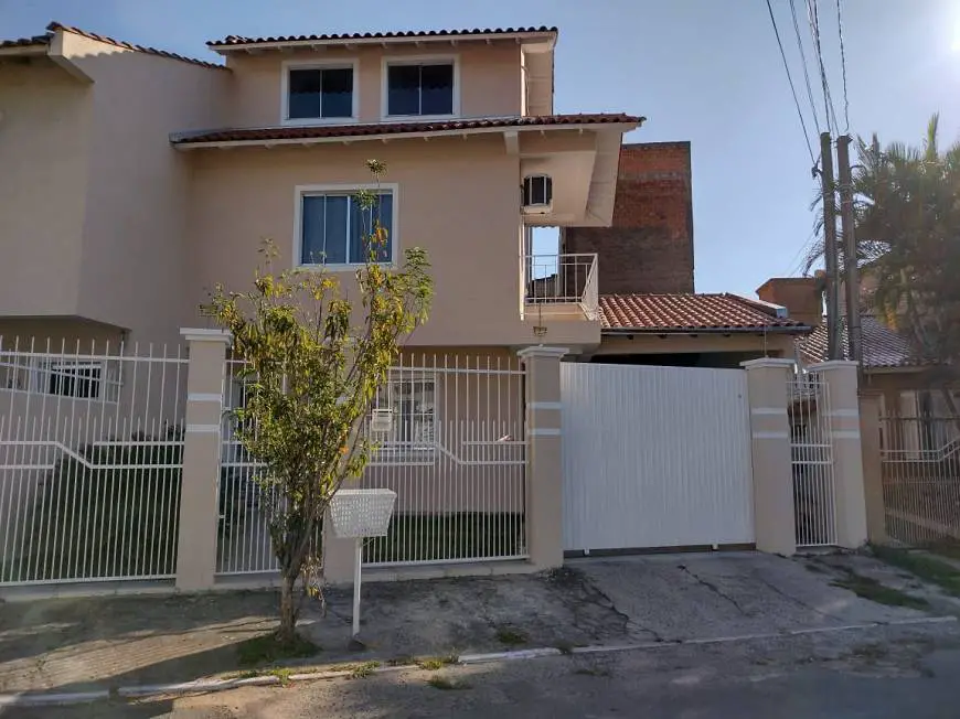 Foto 1 de Casa com 2 Quartos à venda, 97m² em Mato Grande, Canoas